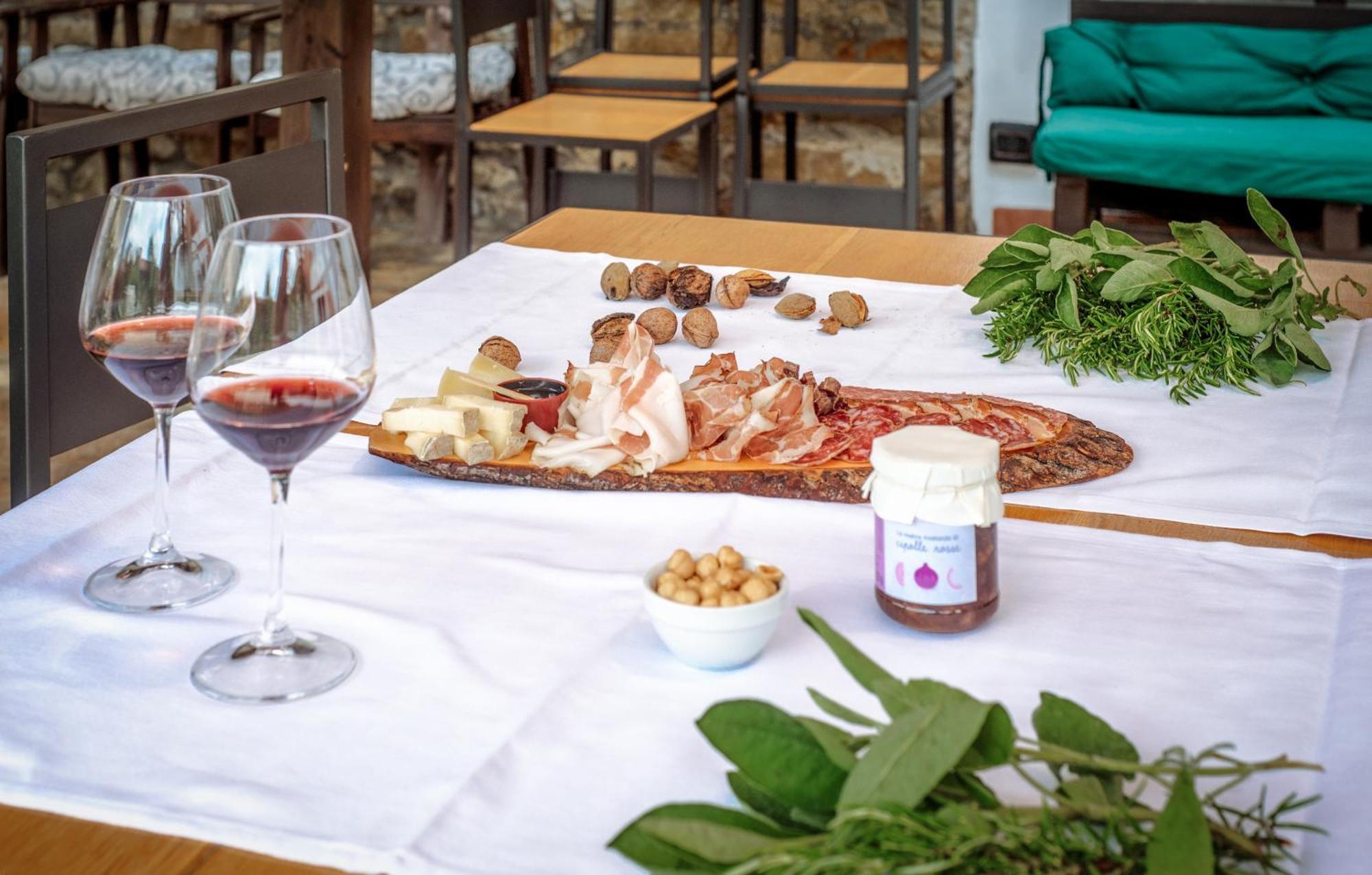 Cossano Belbo Agriturismo Tenuta San Giuseppe المظهر الخارجي الصورة