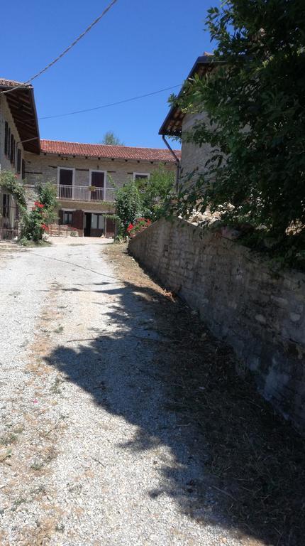 منزل الضيف Cossano Belbo  في Agriturismo Tenuta San Giuseppe المظهر الخارجي الصورة